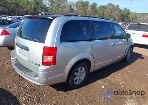 2010 Chrysler Town & Country Touring из США, поврежденный, VIN 2A4RR5D18AR253100